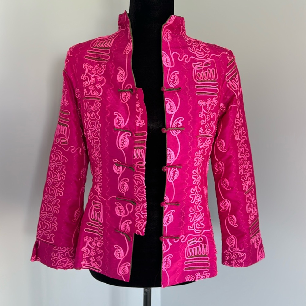 Asian inspired jacket by Shanghai Soho. Size small.